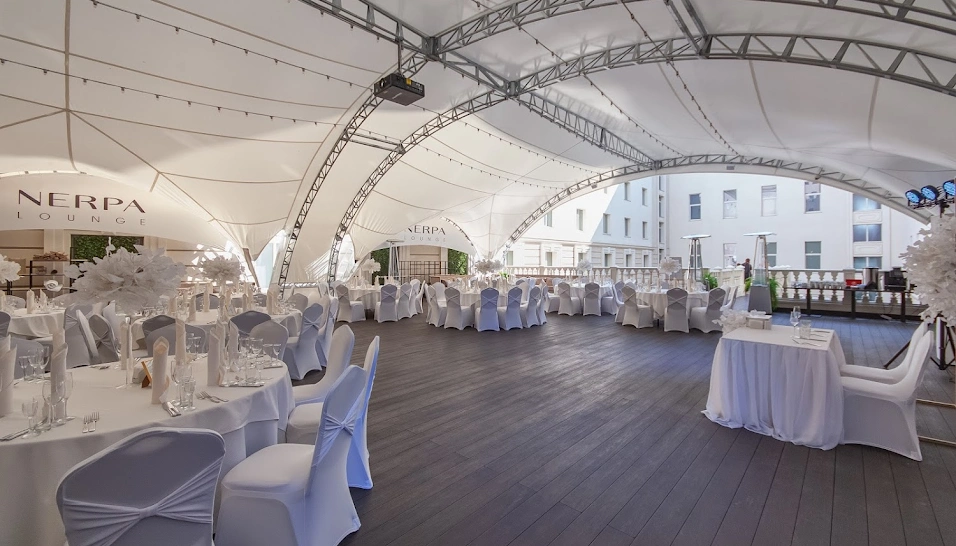 Фото №16 зала Летняя  терраса ресторана Галерея