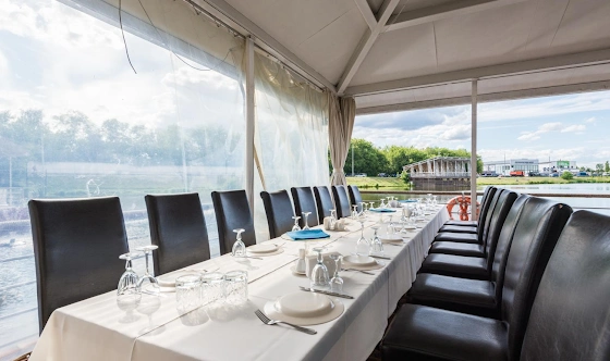 Фото №2 зала Шатер на пирсе №2