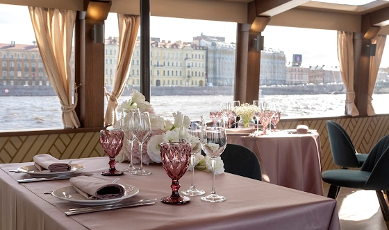 Фото №8 зала Палуба