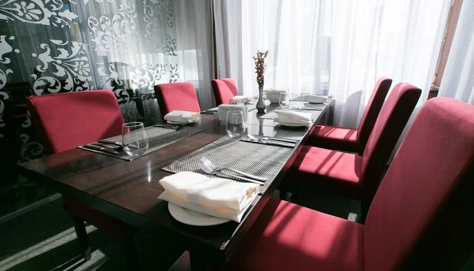 Фото №3 зала Ресторан Four