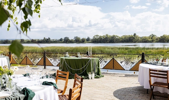 Фото №12 зала Локация "Дом + Пирс" 