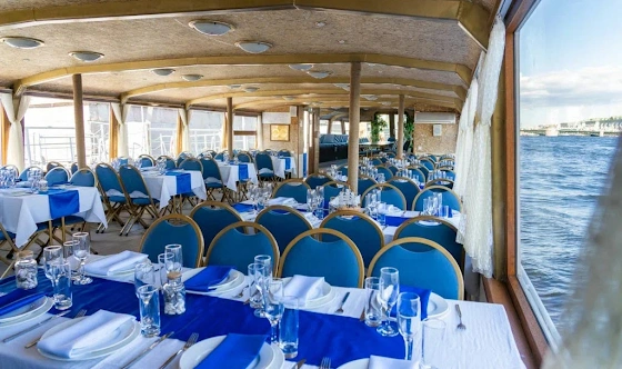 Фото №3 зала Палуба