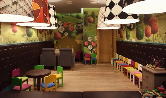 Фото №2 зала Зал «Алиса в стране чудес» 