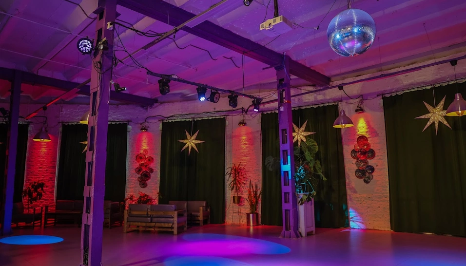 Фото №14 зала Лофт на Петроградской 