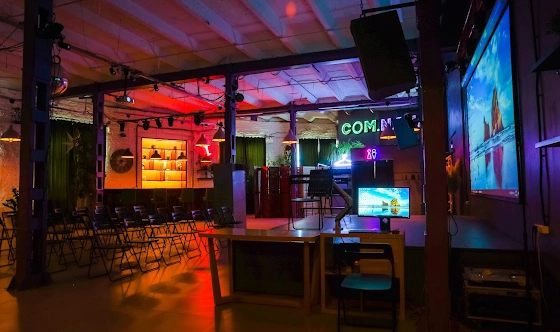 Фото №19 зала Лофт на Петроградской 