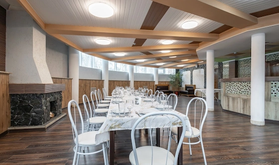 Фото №2 зала Зал с камином