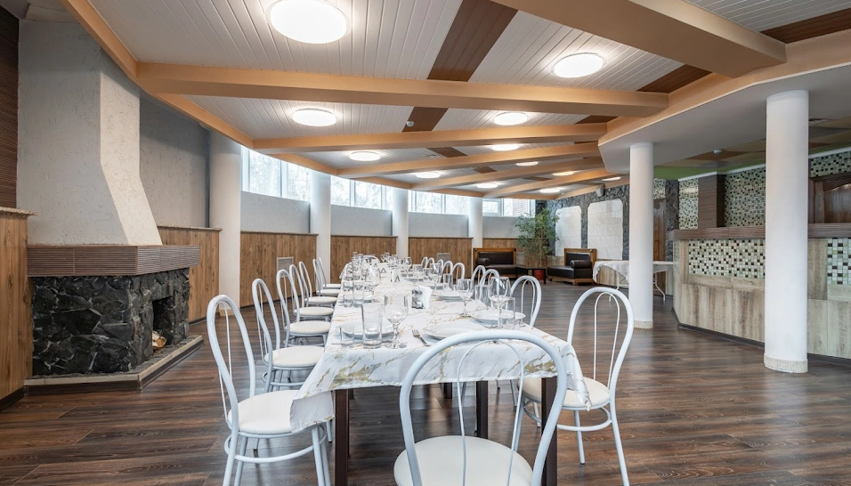 Фото №2 зала Зал с камином