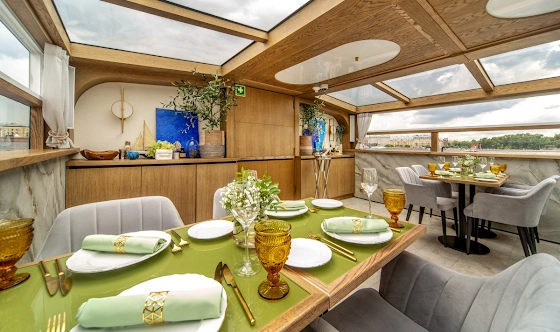 Фото №4 зала Палуба