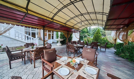 Фото №2 зала Летняя веранда