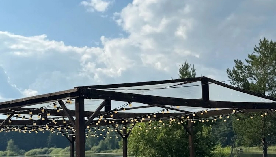 Фото №11 зала Беседка на берегу реки