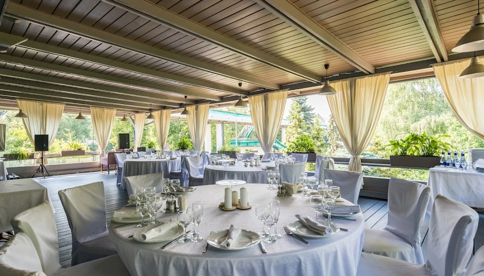 Фото №17 зала Веранда 2 этажа 