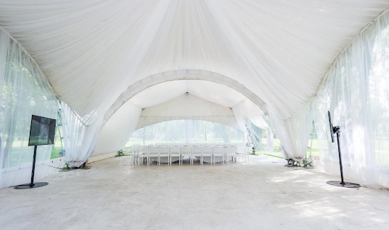 Фото №1 зала Средний шатер «Берег»