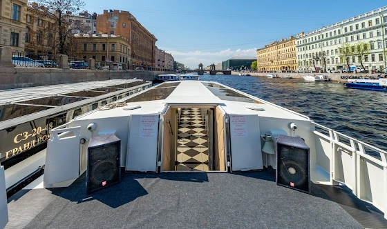 Фото №12 зала Палуба