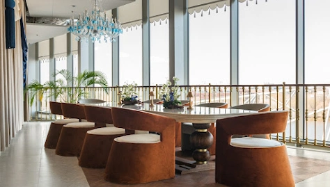 Фото №1 зала Зал "Стол на балконе"