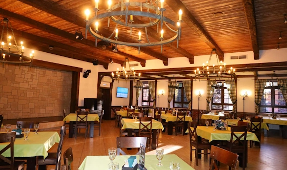 Фото №16 зала Основной зал ресторана 