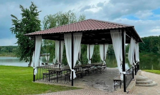 Фото №1 зала Летняя беседка 