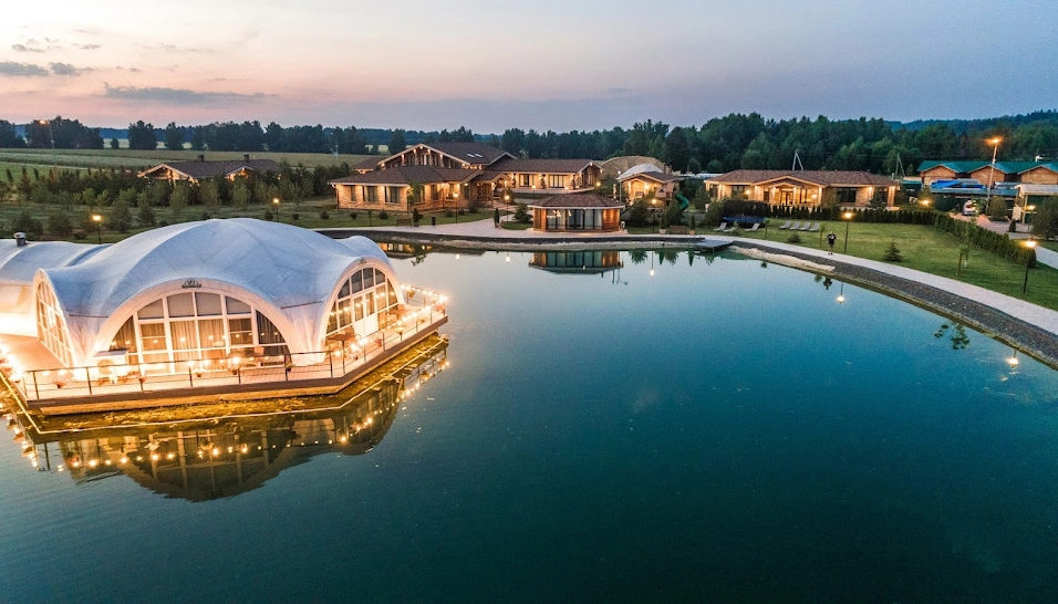 Фото №9 зала Банкетный зал «На озере»