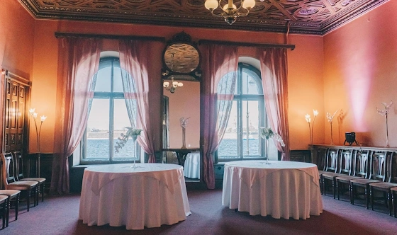 Фото №1 зала С видом на Неву