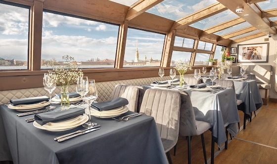 Фото №2 зала Палуба