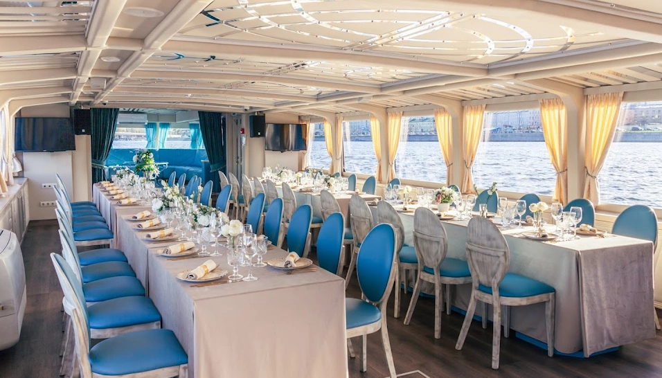 Фото №9 зала Палуба