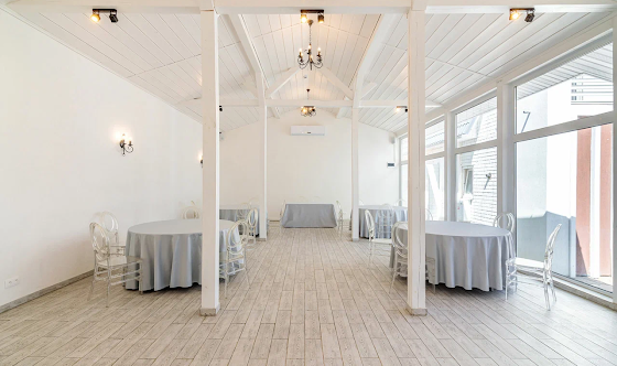 Фото №5 зала Дом на берегу с верандой