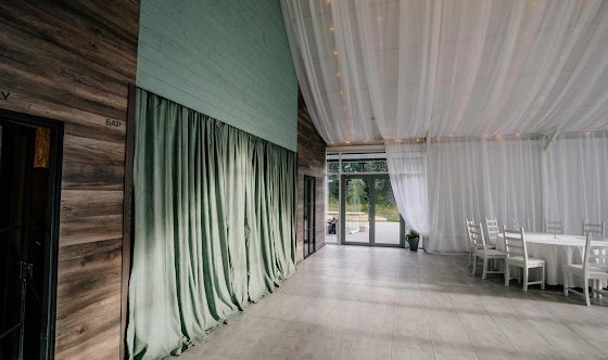 Фото №16 зала Барнхаус