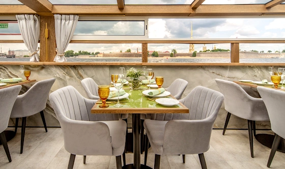 Фото №2 зала Палуба