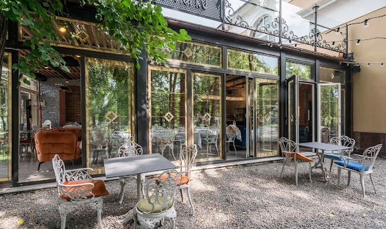 Фото №10 зала Кафе «Веранда в парке»