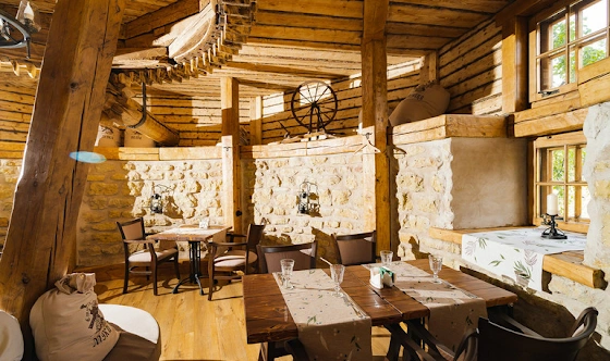 Фото №2 зала Зал ресторана "Корчма" - 2 этаж