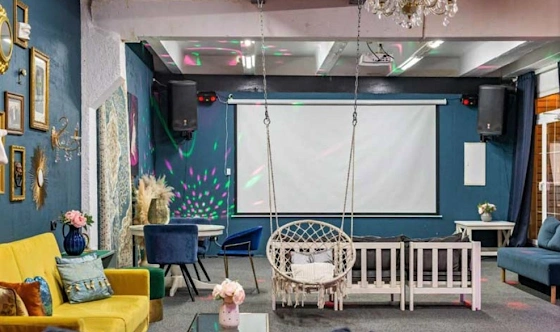 Фото №2 зала Лофт «Май»