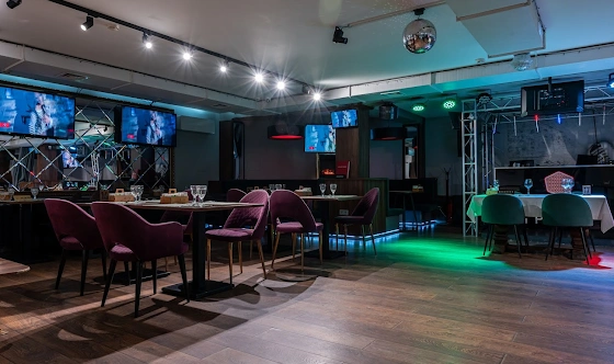 Фото №2 зала Караоке 