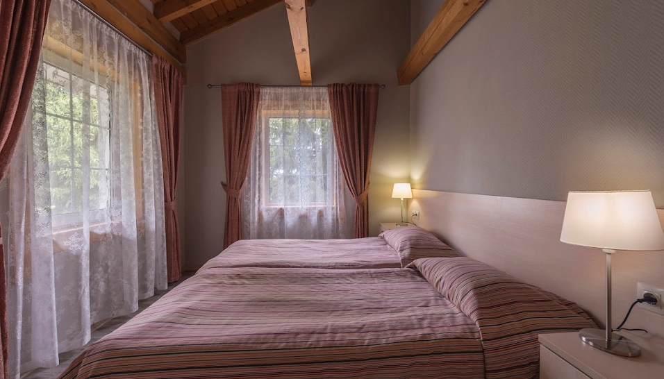 Фото №6 зала Альпийские дома "Северный поселок"