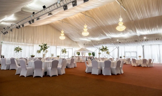 Фото №13 зала Банкетный шатер "Кристалл"