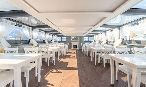 Фото №2 зала Палуба