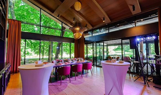 Фото №6 зала Библиотека 