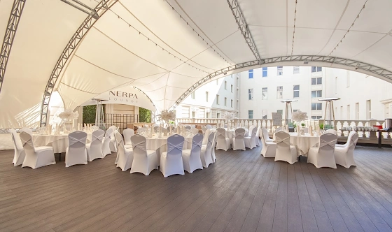 Фото №4 зала Летняя  терраса ресторана Галерея