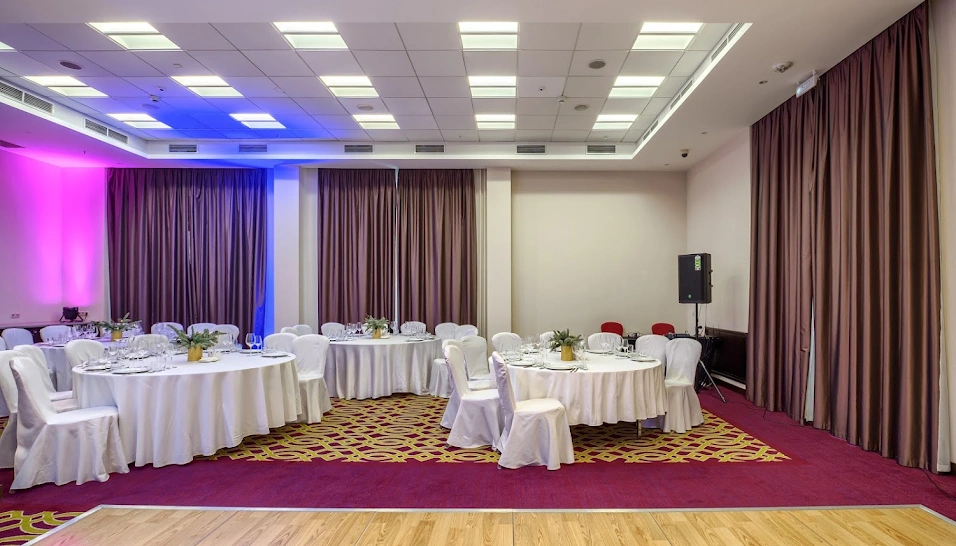 Фото №8 зала Зал «Волга»