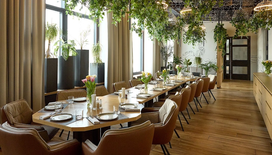 Фото №1 зала Ресторан «Корова A More»