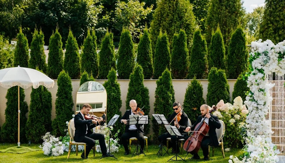 Фото №13 зала Летняя терраса в саду 