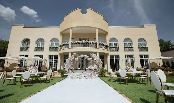 Фото №1 зала Летняя терраса в саду 