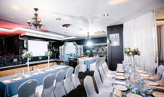 Фото №2 зала Ресторан Four