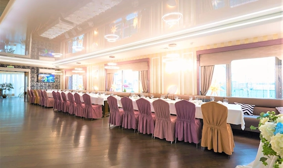 Фото №2 зала Зал ресторана Rossvik