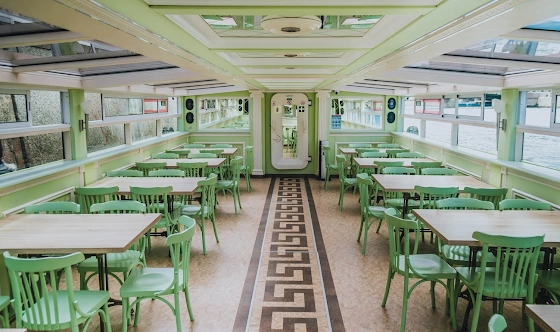 Фото №3 зала Палуба