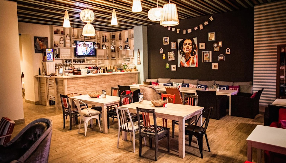 Фото №8 зала Mavi Cafe