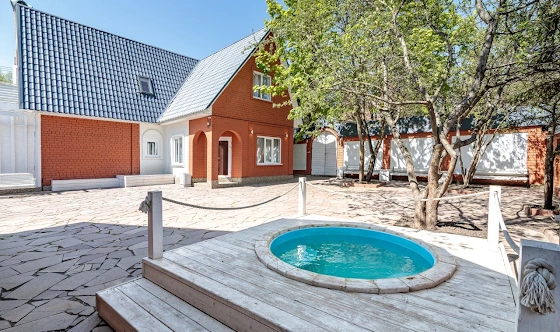 Фото №6 зала Дом на берегу с верандой