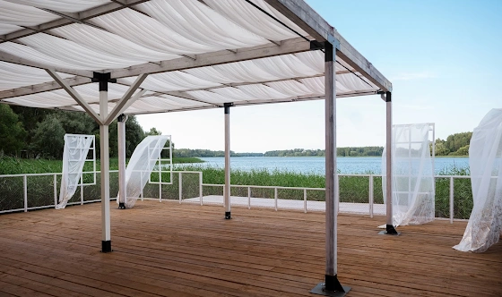 Фото №3 зала Веранда на воде