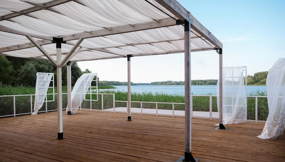 Фото №3 зала Веранда на воде