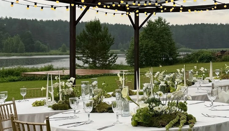 Фото №12 зала Беседка на берегу реки