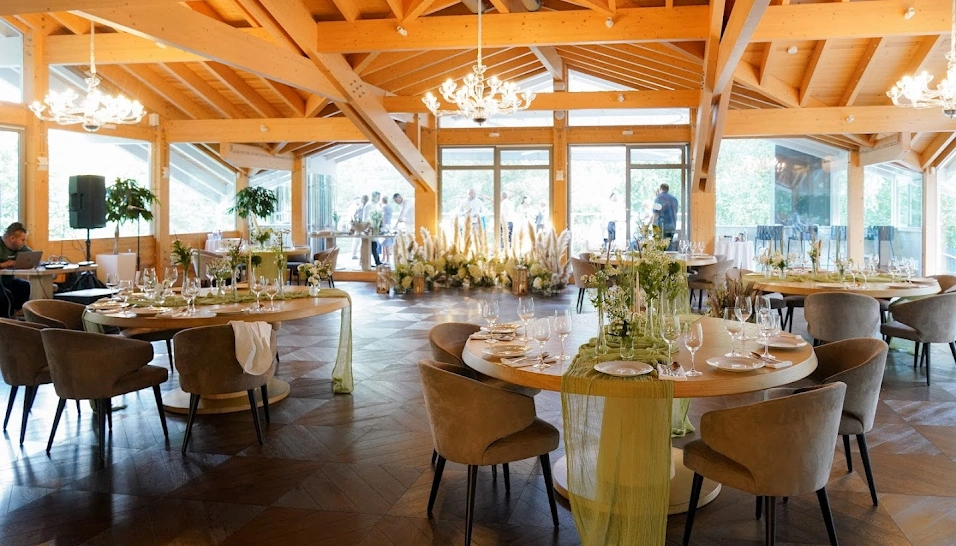 Фото №2 зала Ресторан