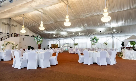 Фото №17 зала Банкетный шатер "Кристалл"